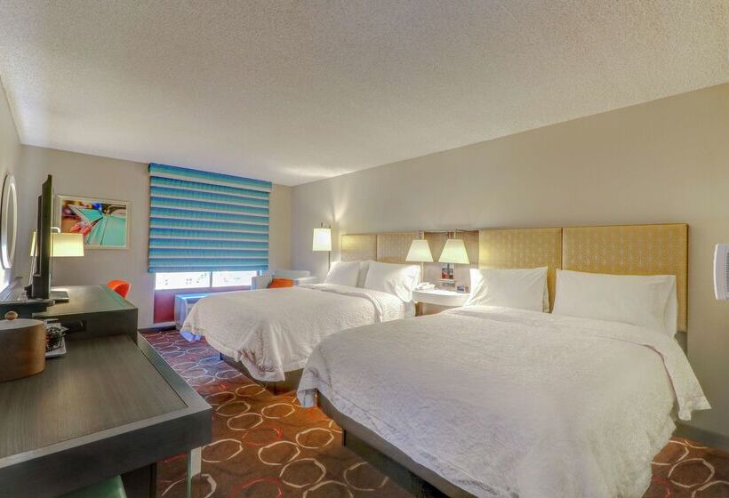 فندق Hampton Inn Tropicana