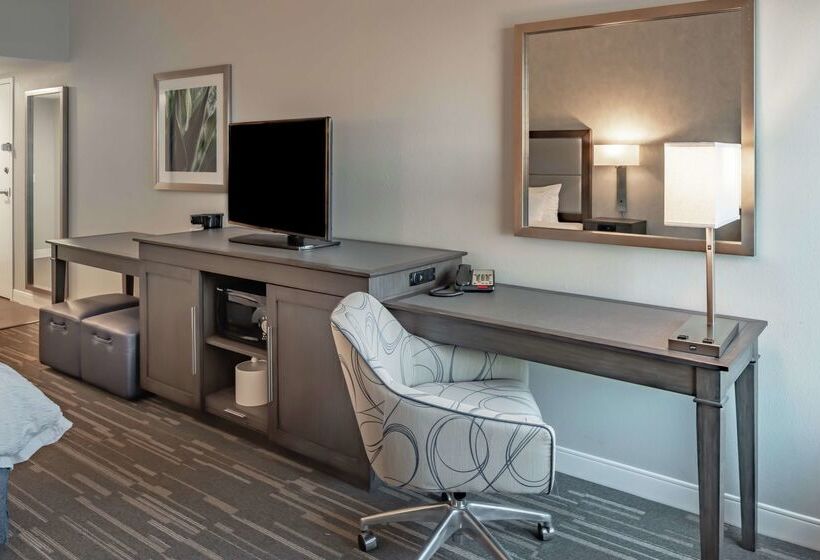 هتل Hampton Inn Waco
