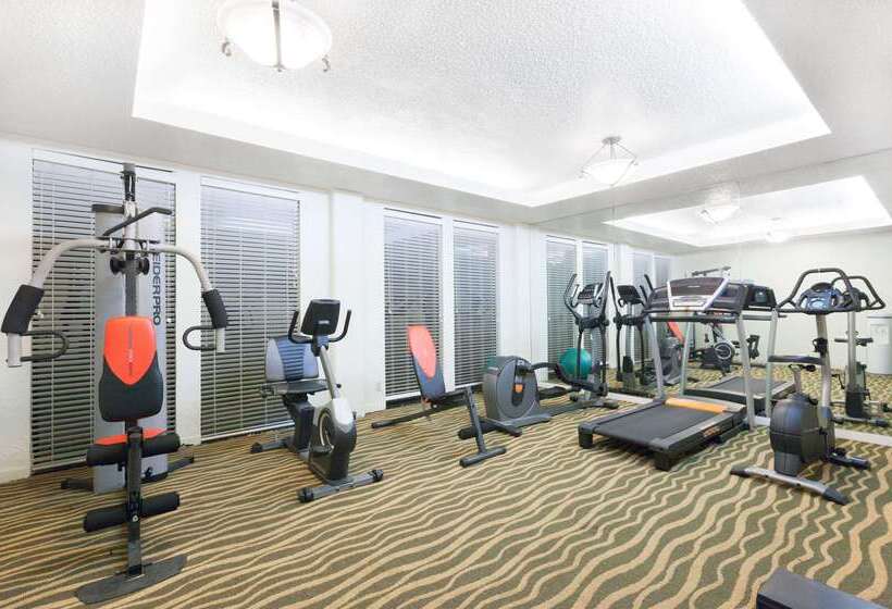 هتل Hawthorn Extended Stay By Wyndham Richardson