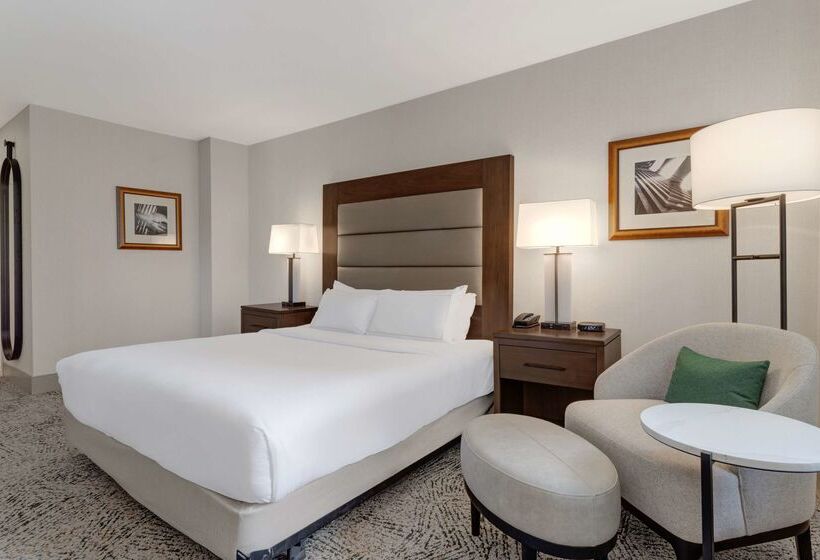 هتل Hilton Arlington National Landing