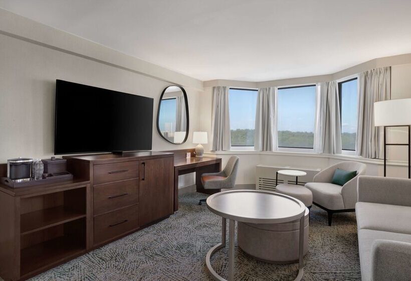 هتل Hilton Arlington National Landing