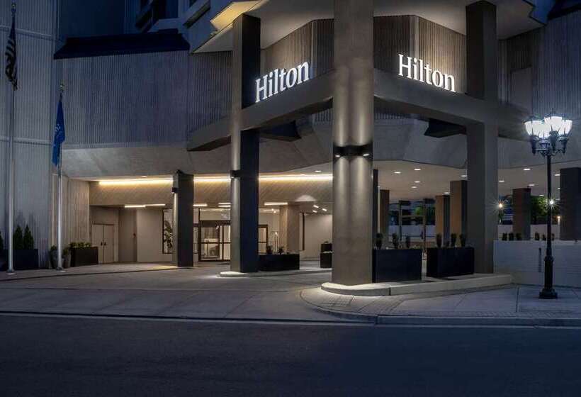 هتل Hilton Arlington National Landing
