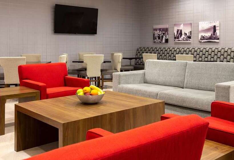 هتل Hilton Chicago/northbrook