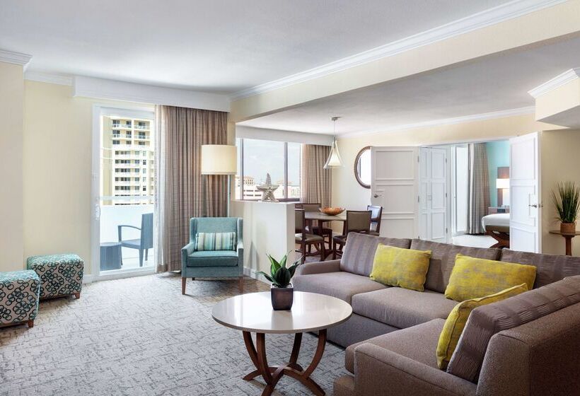 هتل Hilton Clearwater Beach Resort & Spa