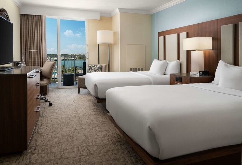هتل Hilton Clearwater Beach Resort & Spa