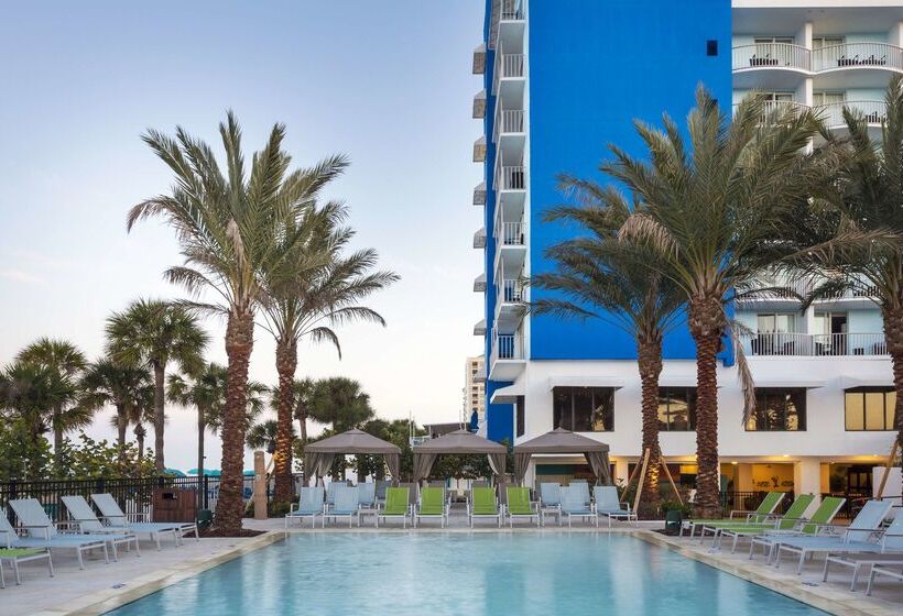 هتل Hilton Clearwater Beach Resort & Spa