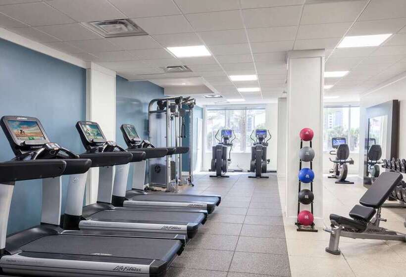 هتل Hilton Clearwater Beach Resort & Spa