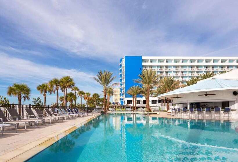 هتل Hilton Clearwater Beach Resort & Spa