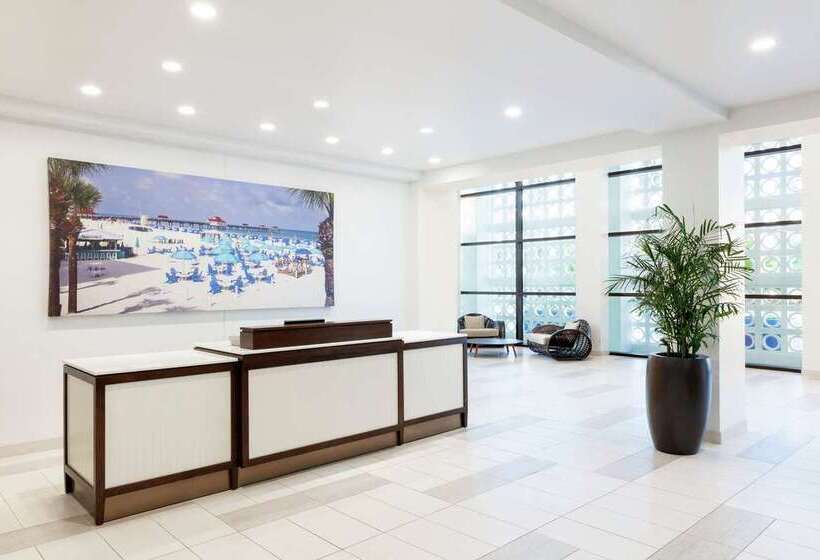 هتل Hilton Clearwater Beach Resort & Spa