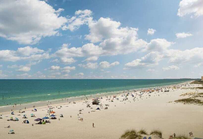 هتل Hilton Clearwater Beach Resort & Spa