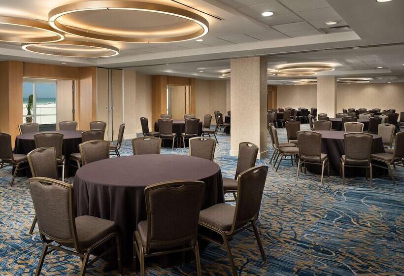 هتل Hilton Clearwater Beach Resort & Spa