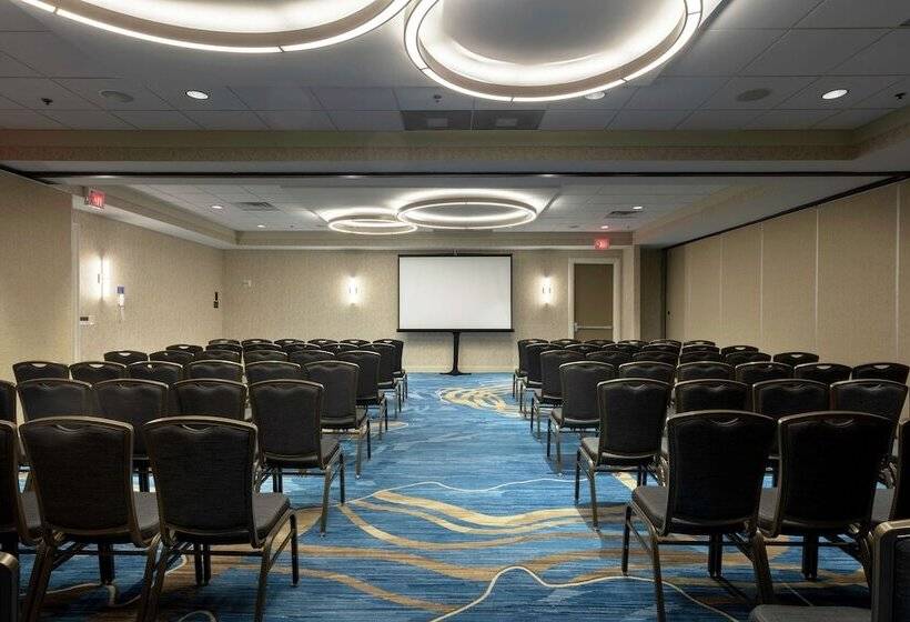 هتل Hilton Clearwater Beach Resort & Spa