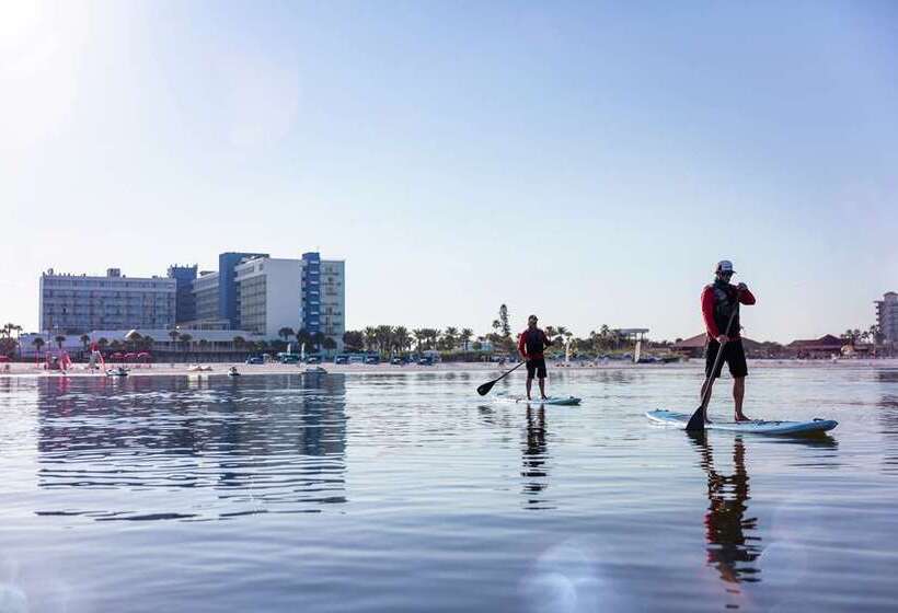 هتل Hilton Clearwater Beach Resort & Spa