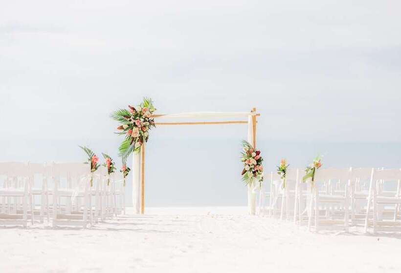 هتل Hilton Clearwater Beach Resort & Spa