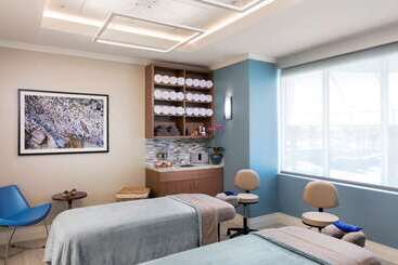 هتل Hilton Clearwater Beach Resort & Spa