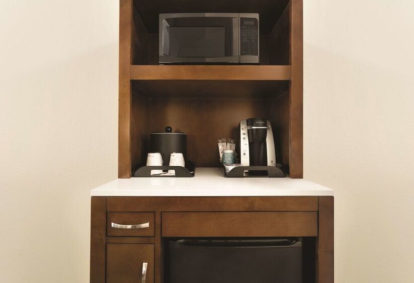 هتل Hilton Garden Inn Anaheim Garden Grove