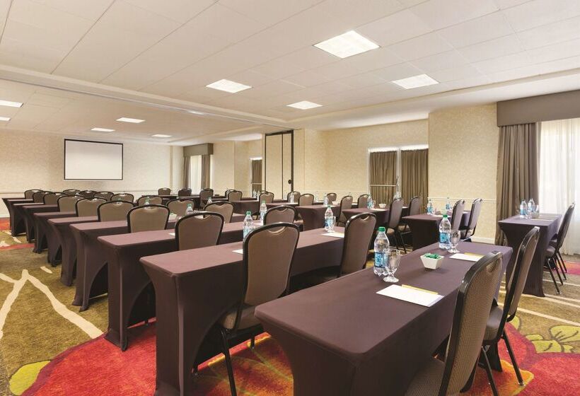 هتل Hilton Garden Inn Anaheim Garden Grove