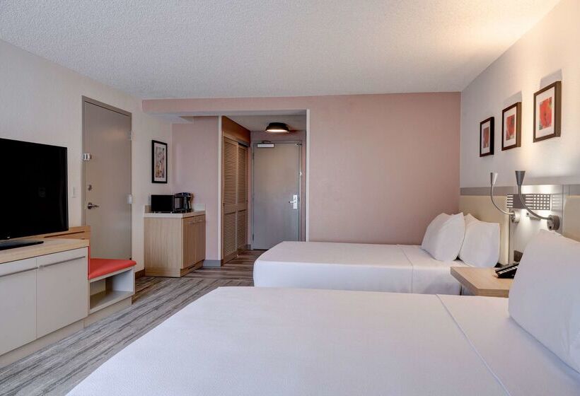 هتل Hilton Garden Inn Anaheim Garden Grove
