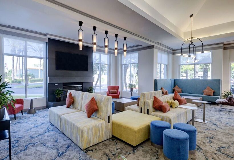 هتل Hilton Garden Inn Anaheim Garden Grove