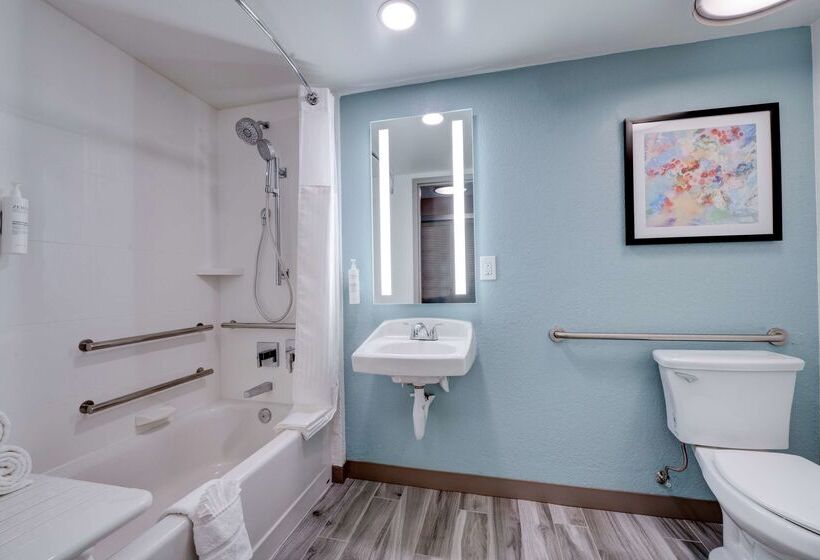 هتل Hilton Garden Inn Anaheim Garden Grove