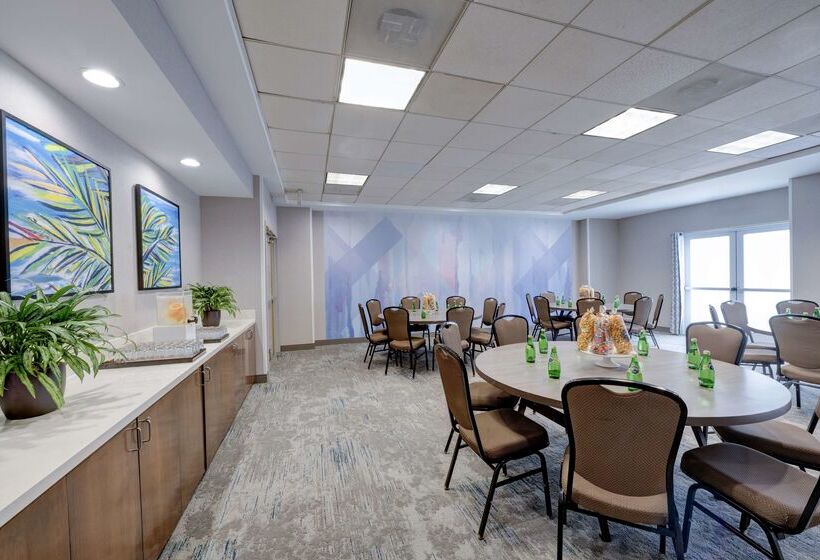 هتل Hilton Garden Inn Anaheim Garden Grove