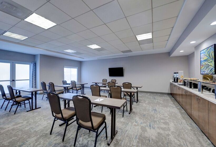 هتل Hilton Garden Inn Anaheim Garden Grove
