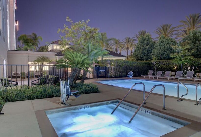 هتل Hilton Garden Inn Anaheim Garden Grove
