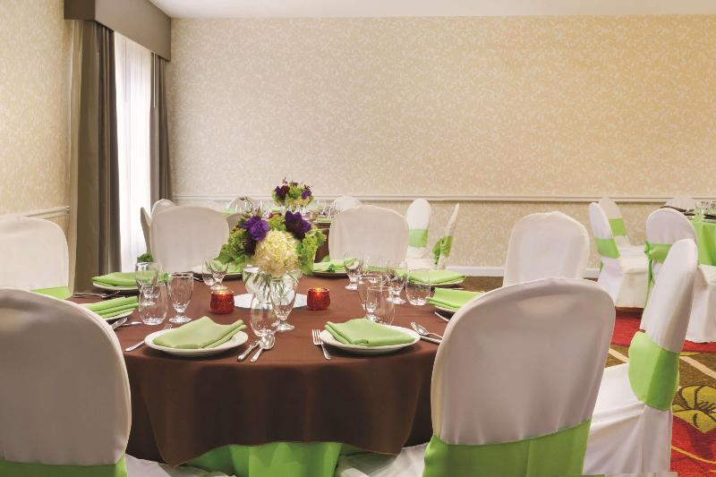 هتل Hilton Garden Inn Anaheim Garden Grove