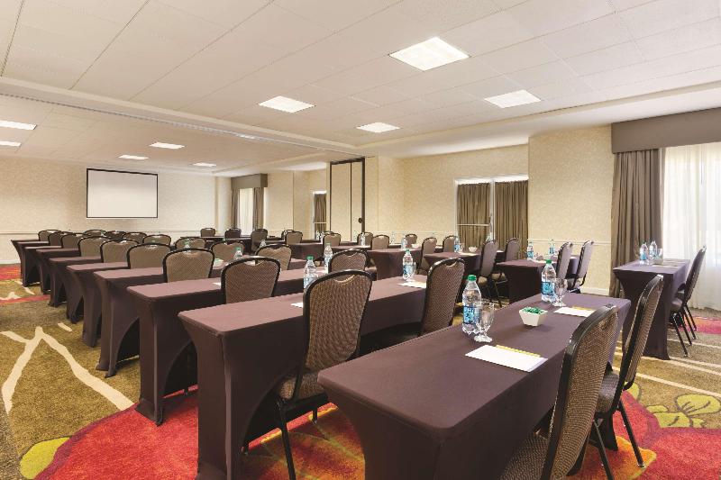 هتل Hilton Garden Inn Anaheim Garden Grove