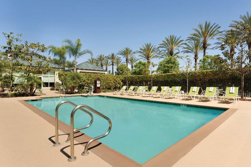 هتل Hilton Garden Inn Anaheim Garden Grove