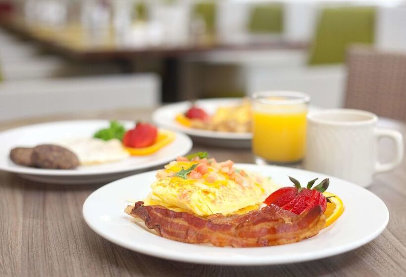 هتل Hilton Garden Inn Orange Beach Beachfront