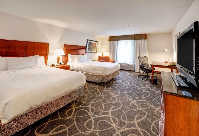 هتل Hilton Garden Inn Portland Airport