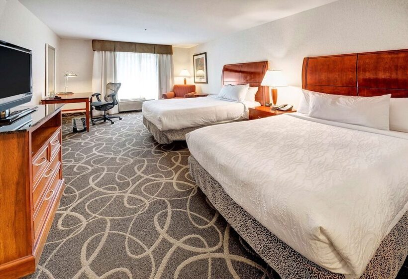 هتل Hilton Garden Inn Portland Airport