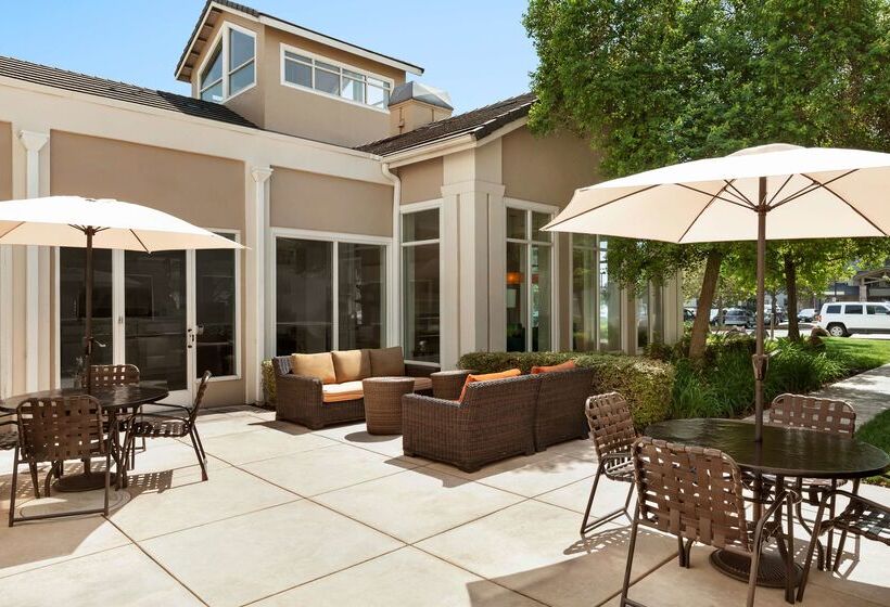 هتل Hilton Garden Inn Roseville