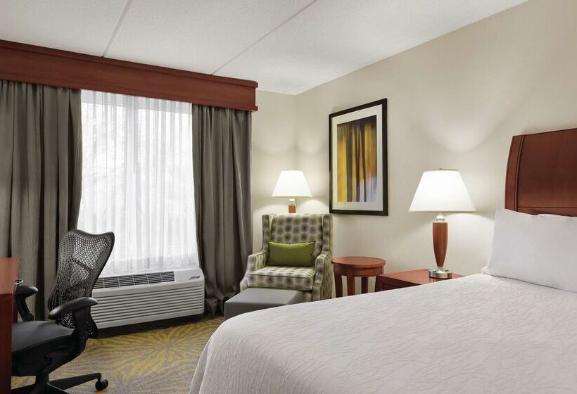 בית מלון כפרי Hilton Garden Inn Shelton