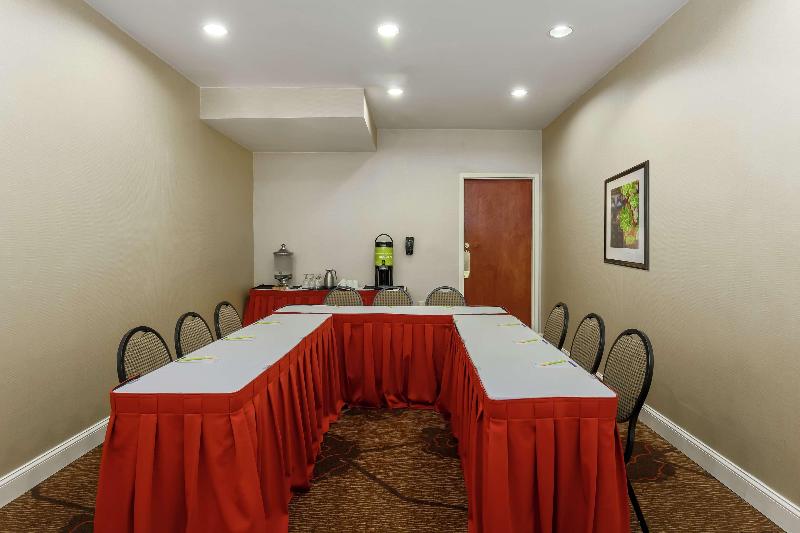 בית מלון כפרי Hilton Garden Inn Tallahassee