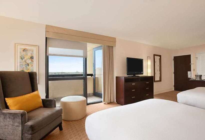 Hilton Miami Airport Blue Lagoon