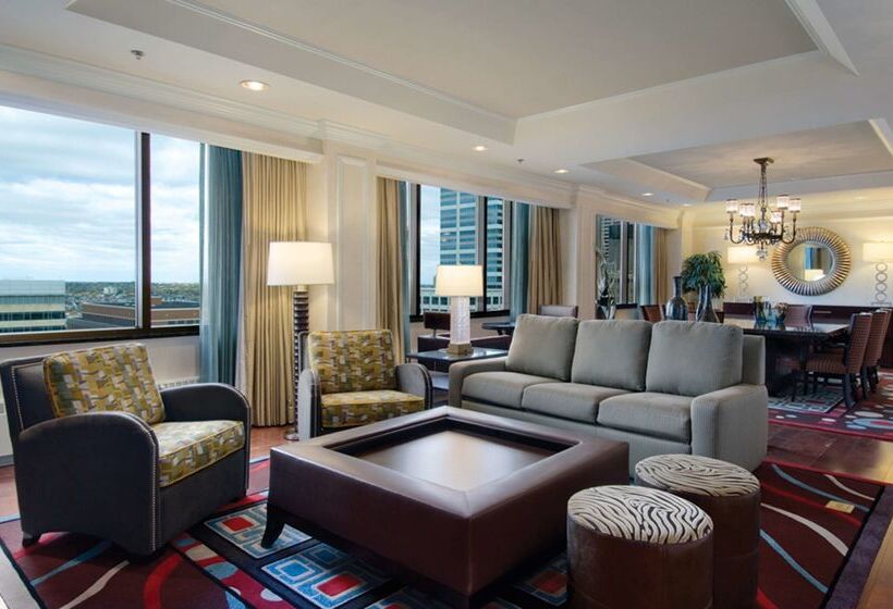 هتل Hilton Minneapolis