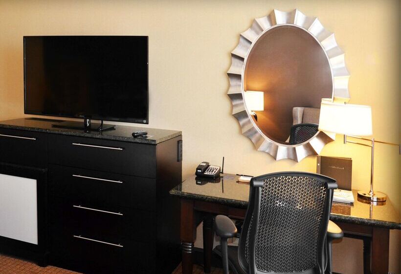 هتل Hilton Minneapolis