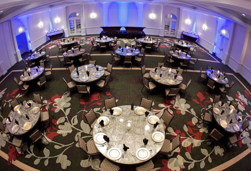 هتل Hilton Minneapolisst. Paul Airport