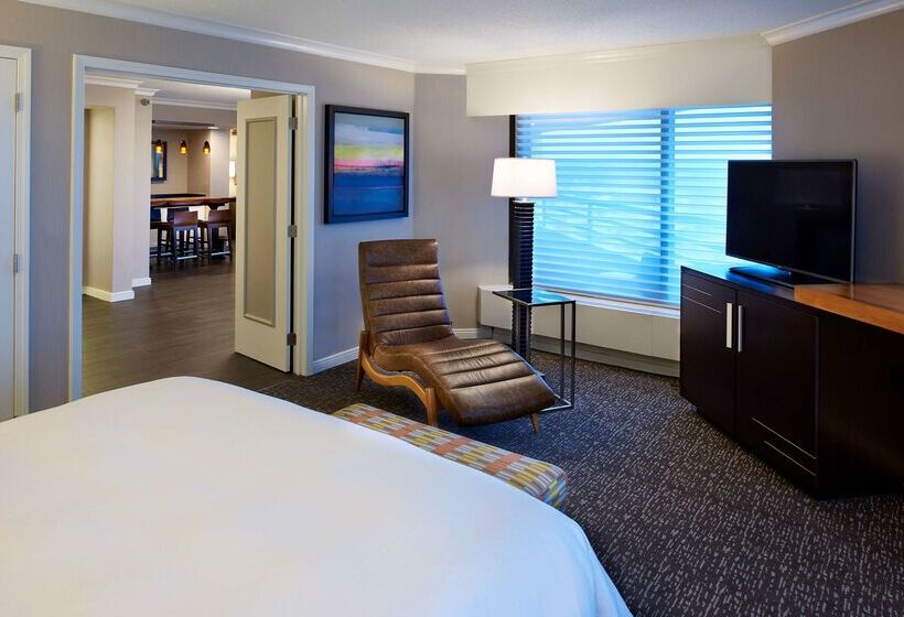 هتل Hilton Minneapolisst. Paul Airport