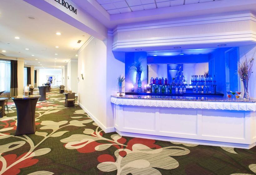 هتل Hilton Minneapolisst. Paul Airport