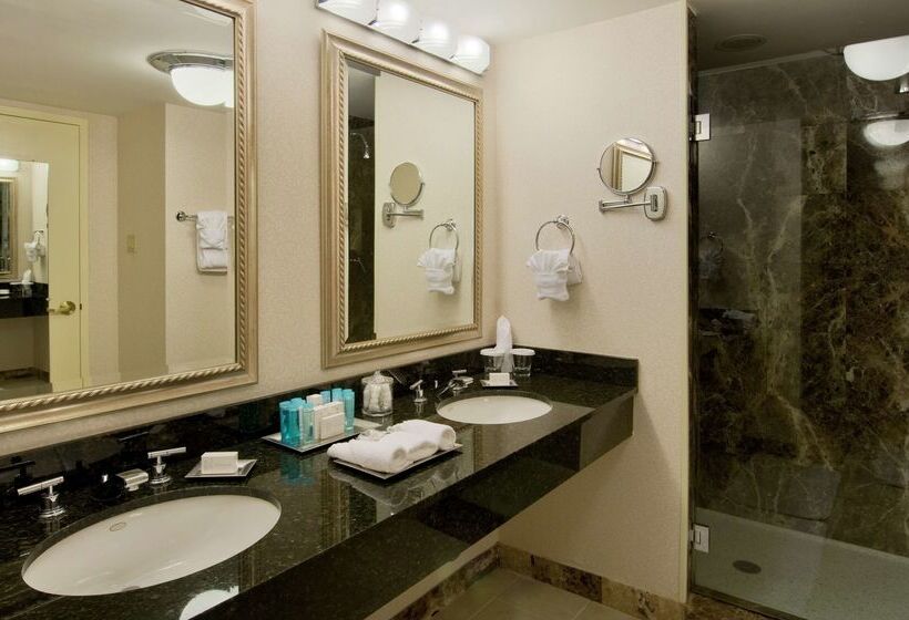 هتل Hilton Newark Airport