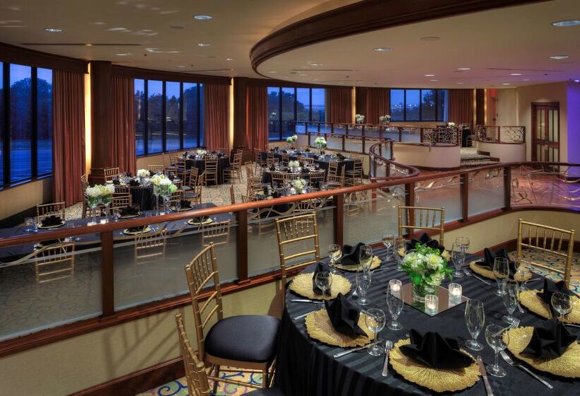 هتل Hilton Washington Dulles Airport