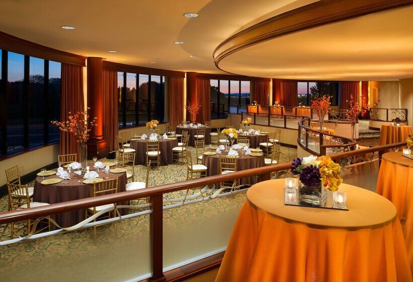 هتل Hilton Washington Dulles Airport