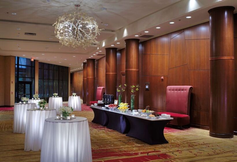 هتل Hilton Washington Dulles Airport