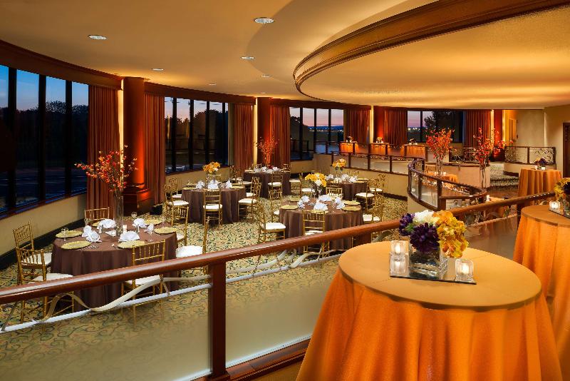 هتل Hilton Washington Dulles Airport