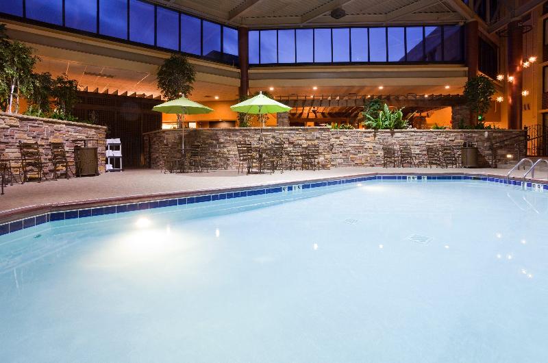 هتل Holiday Inn Bloomington Airport South Mall Area By Ihg