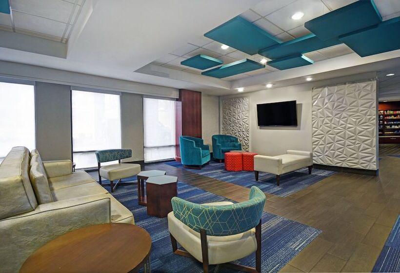 Hotel Holiday Inn Express & Suites Cincinnati Riverfront, An Ihg