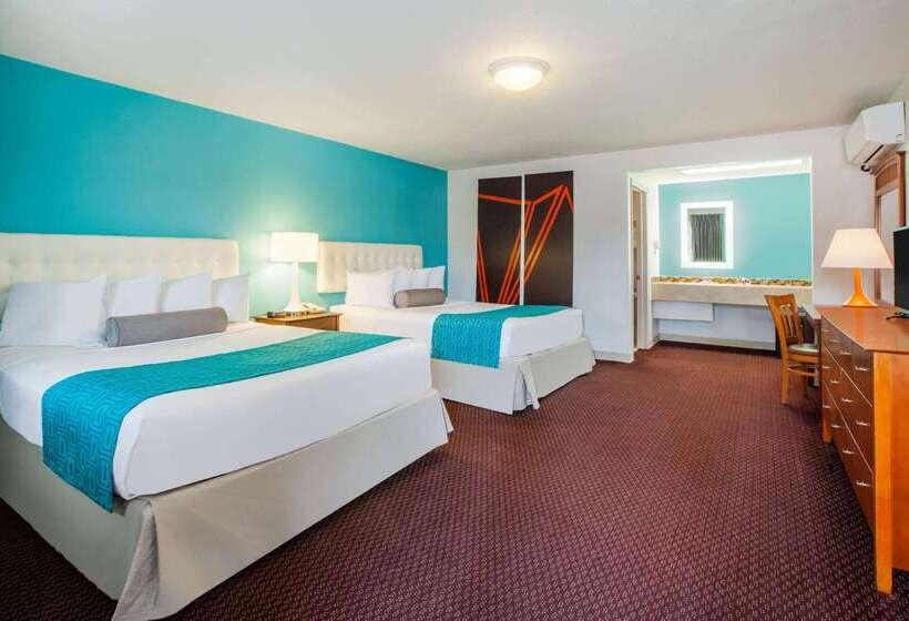 Hotel Howard Johnson By Wyndham Traverse City